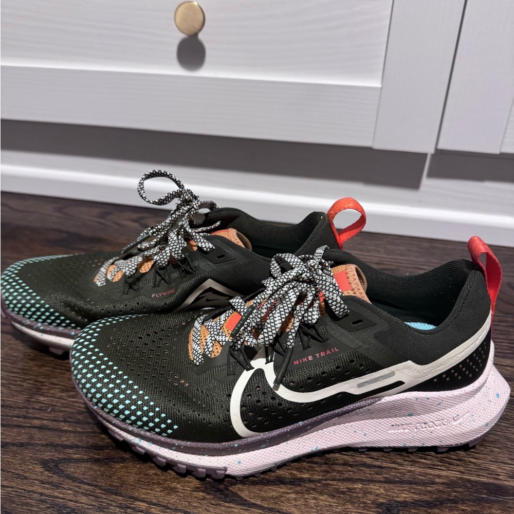 Nike Women's dark green and Pink Trail Shoes - Picture 3 of 6